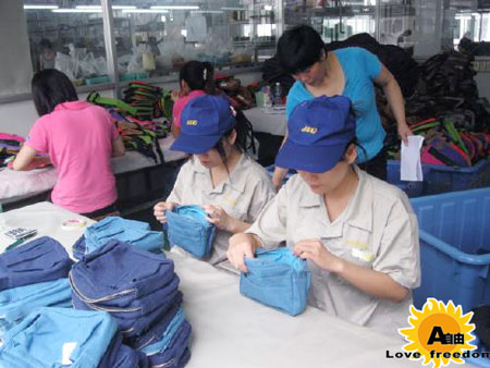 深圳包包廠家的QC怎么檢驗包包的